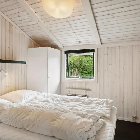 Holiday home Asko - 350m From The Sea In Djursland And Mols By Interhome